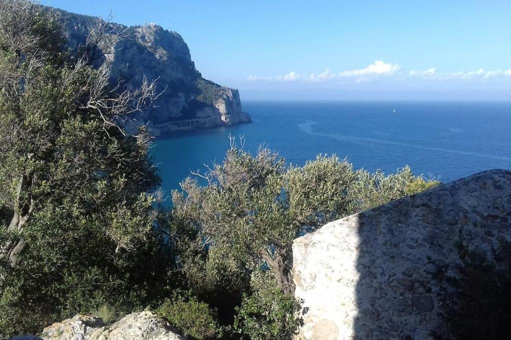 Appartamento Vittoria Pietra Ligure Exterior foto